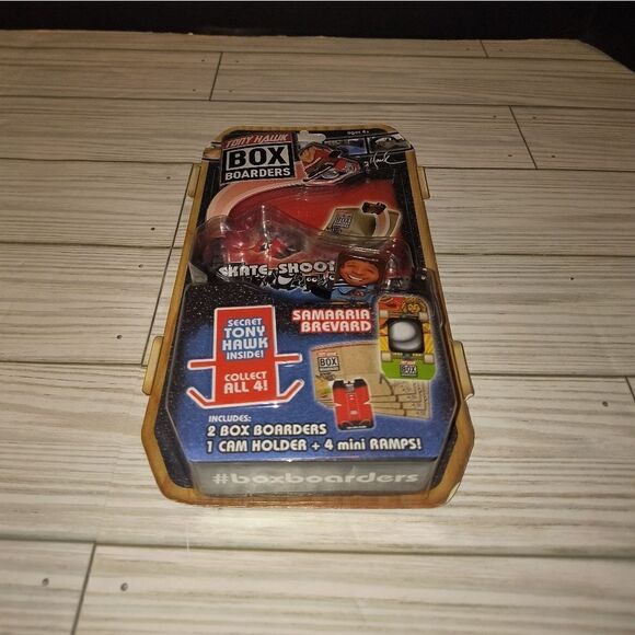 Tony Hawk Box Boarders Samarria Brevard Fingerboard Skateboard 2018 w Ramps New - Picture 3 of 8